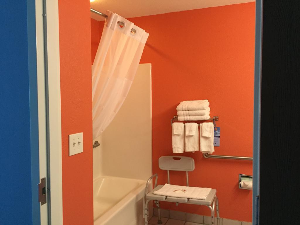 Microtel Inn & Suites By Wyndham كارولينا بيتش المظهر الخارجي الصورة
