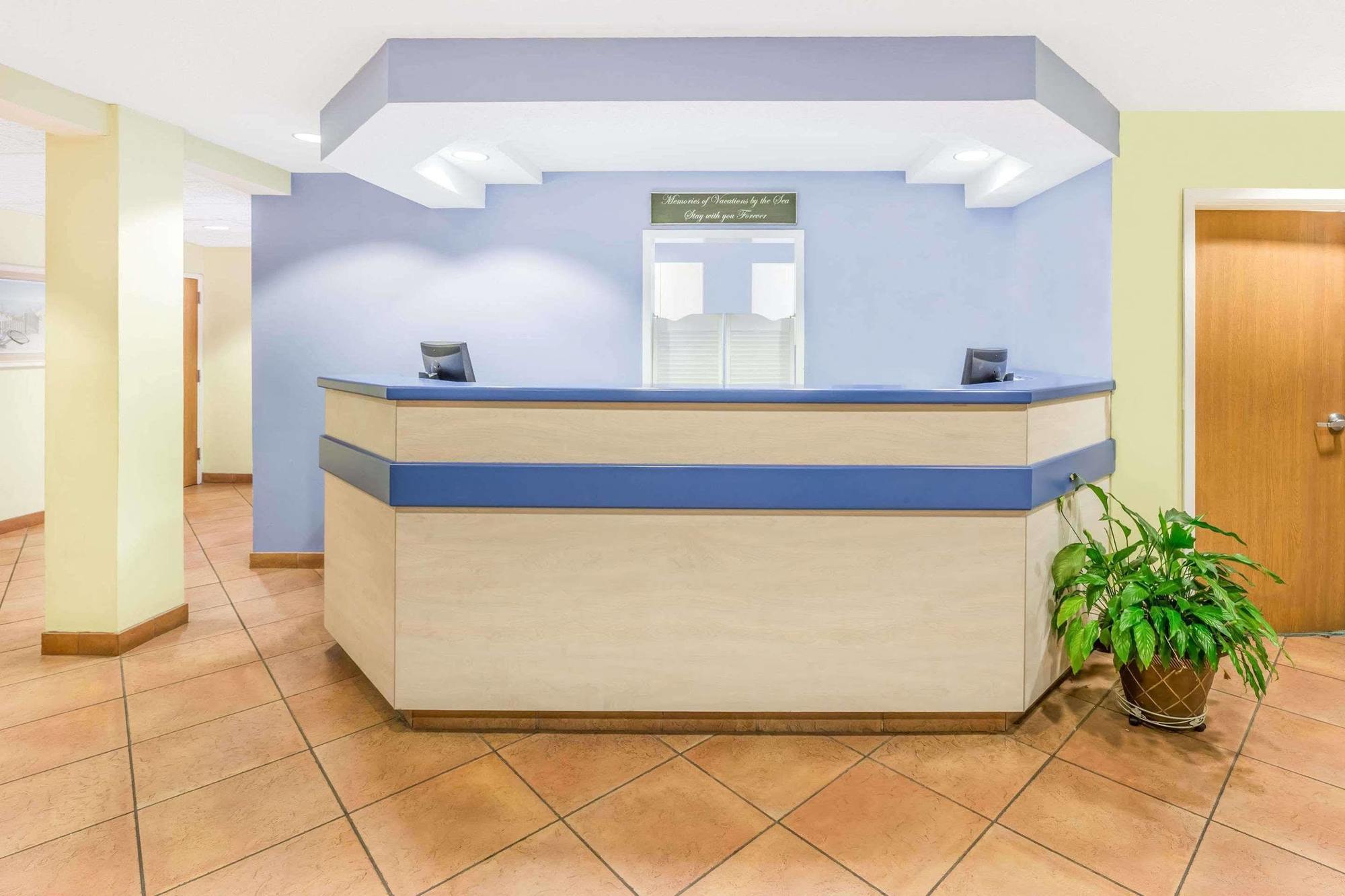 Microtel Inn & Suites By Wyndham كارولينا بيتش المظهر الخارجي الصورة
