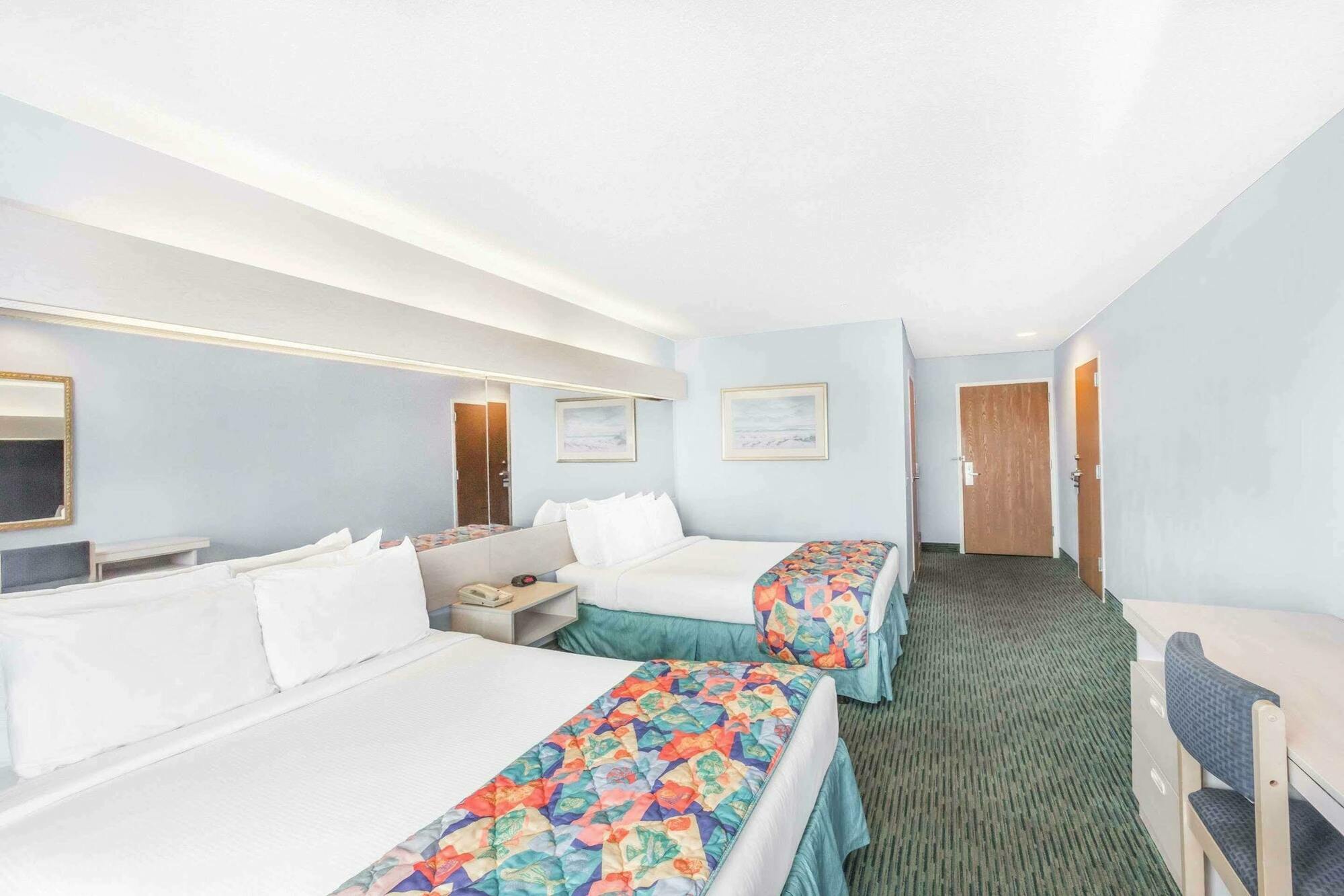 Microtel Inn & Suites By Wyndham كارولينا بيتش المظهر الخارجي الصورة