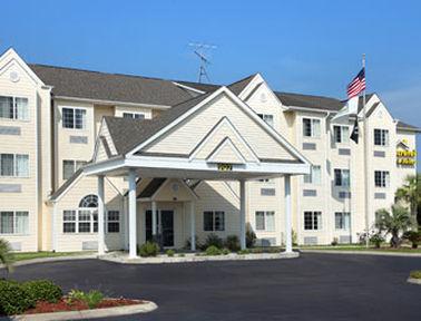 Microtel Inn & Suites By Wyndham كارولينا بيتش المظهر الخارجي الصورة
